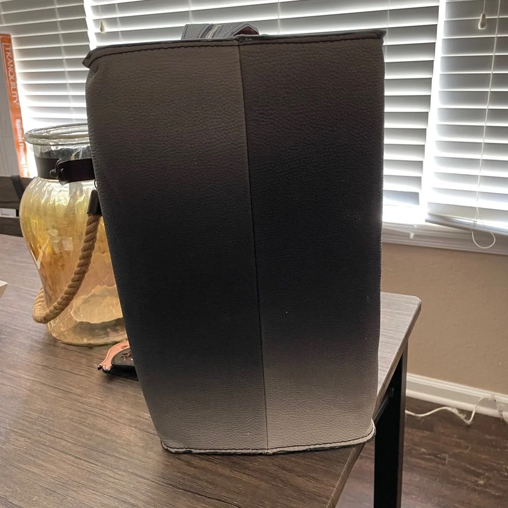 Handbag - Picture 5 of 6